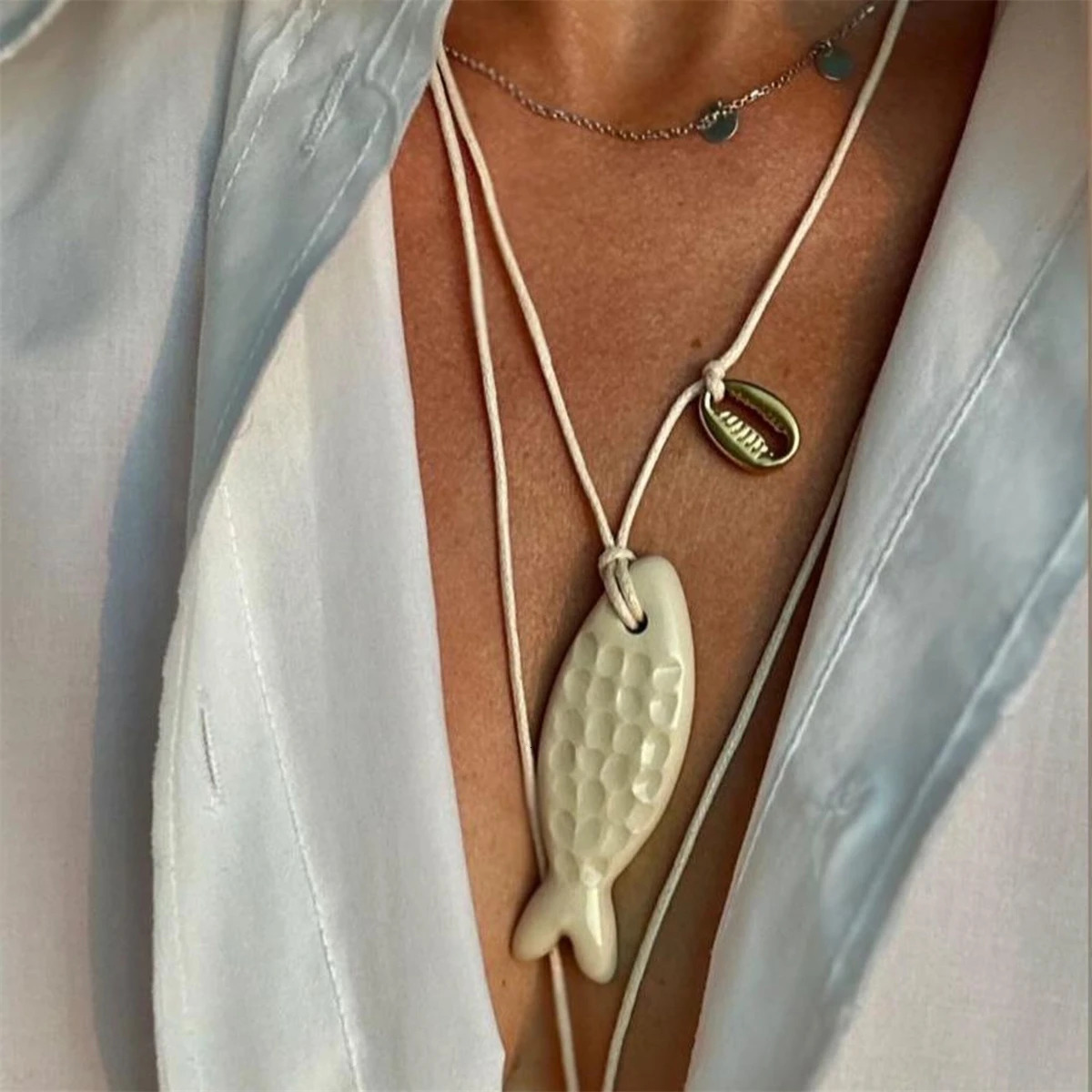 Fresh white minimalist alien fish on the beach fish bone pendant DIY necklace as a gift for women 251016