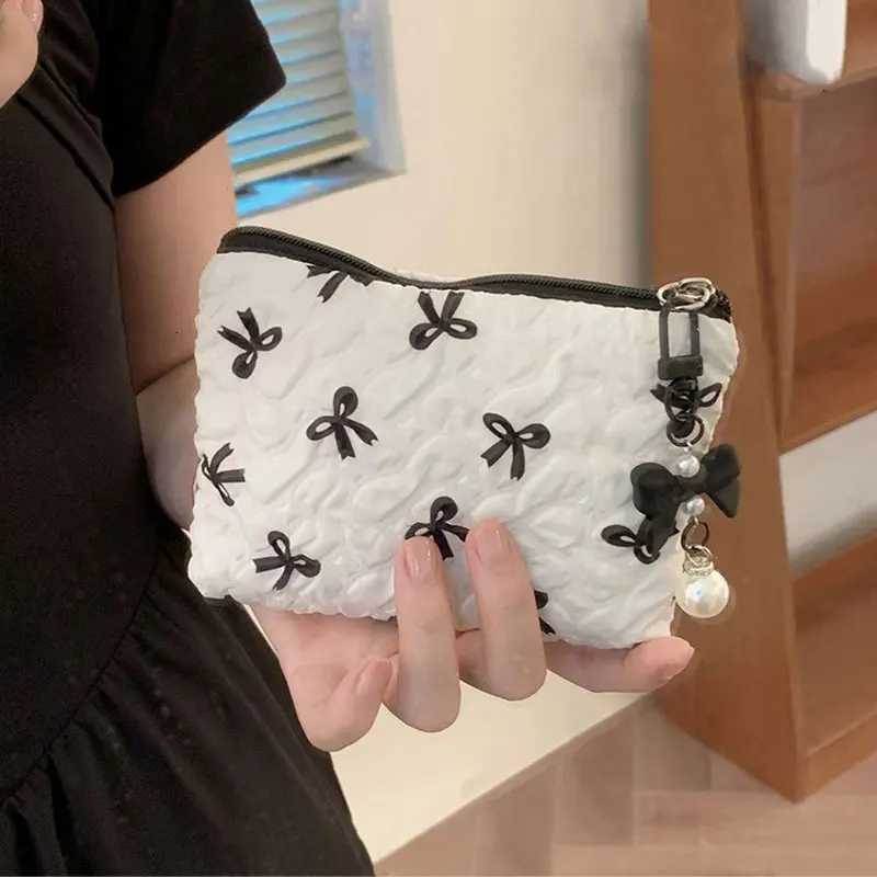 New Ins Student Dormitory Storage Bag Butterfly Knot Small and Portable Makeup Bag Large Capacity for Traveling and WashingT251024