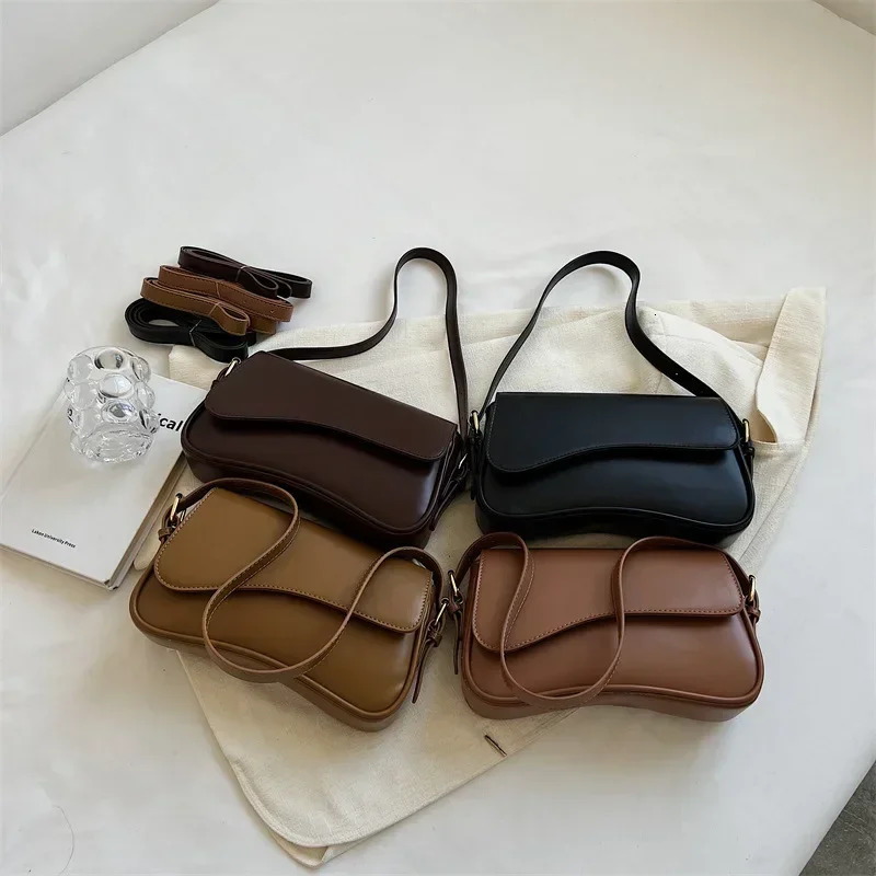 Vintage Leather Crossbody Bags for Women 2024 er Female Small Flap Shoulder Underarm Bag Armpit Handbags and Purses 251023