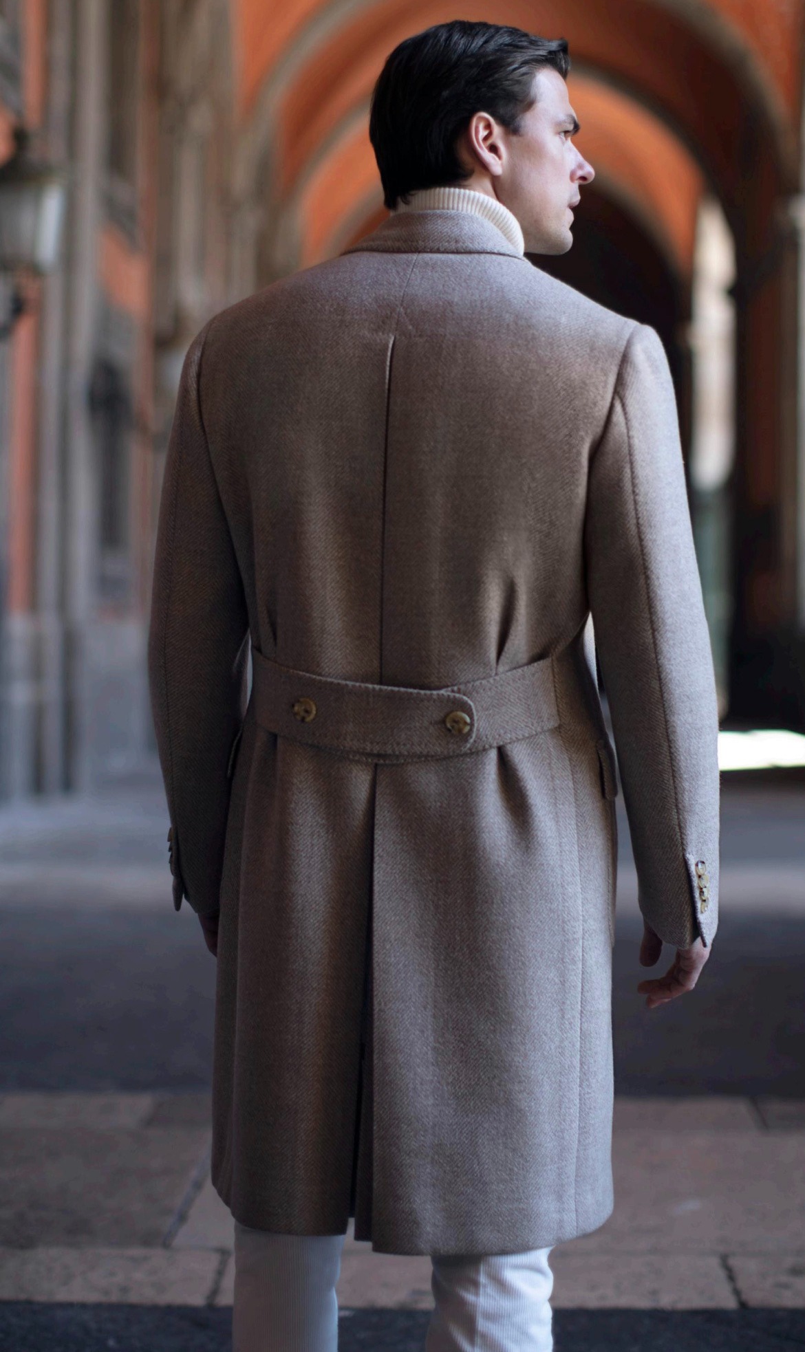 Soft Woolen Mens Long Coat Peaked Lapel Double Breasted Business Loose Fit One Piece customized