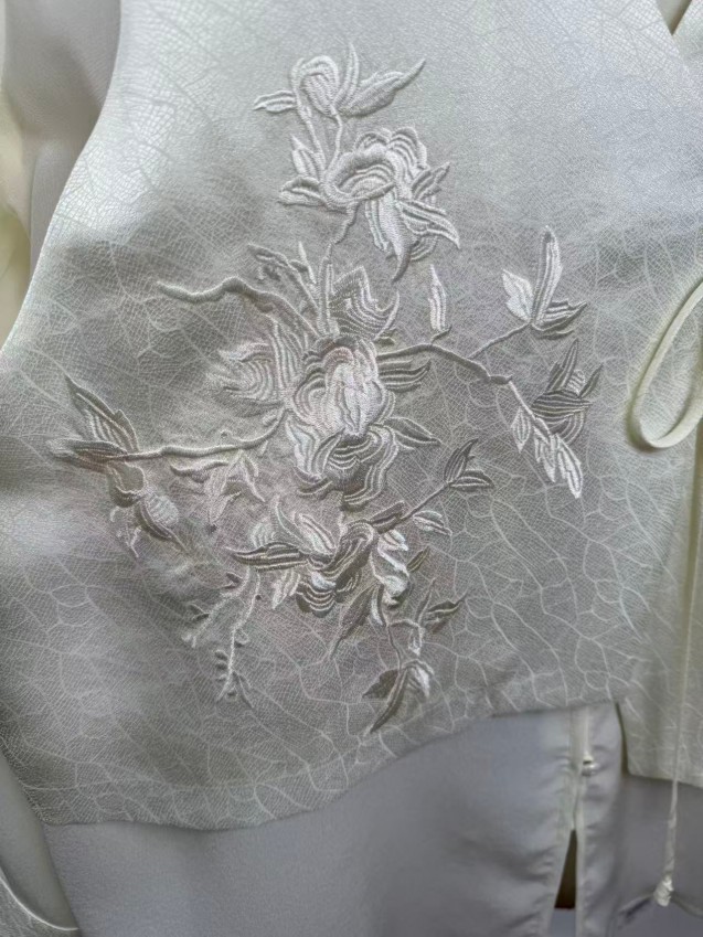 Simple, Sophisticated, Elegant, Light Luxury Silk-Blend Two-Piece Long-Sleeve Shirt JYS85001