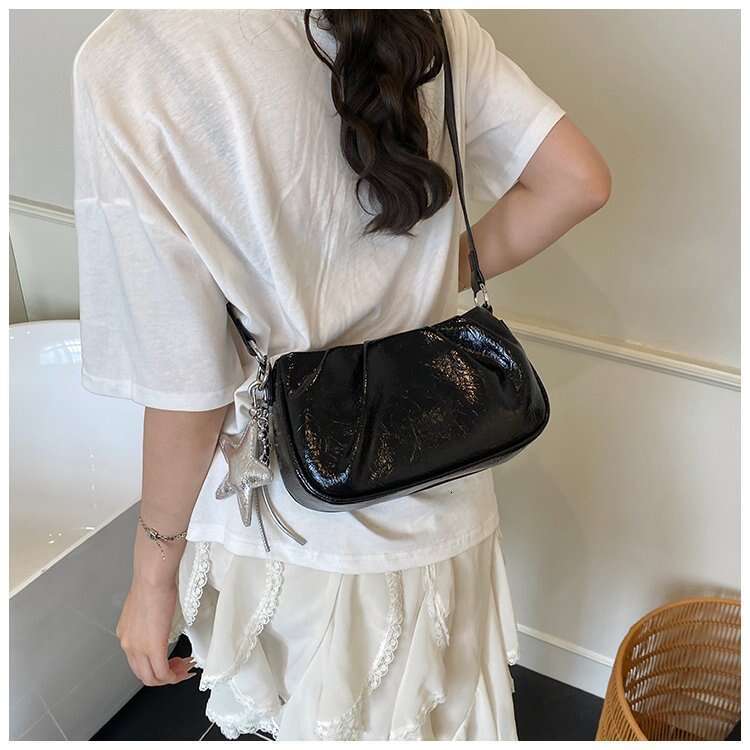 Fashion Niche Design Women's 2025 New Casual Shoulder Crossbody Textured Handbag Underarm Pleated Bag