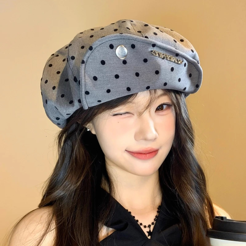 Korean Fashion Polka Dot Printing Cloud Berets for Women Spring Autumn Travel Versatile Show Face Small Sweet Retro Painter Hat 251023