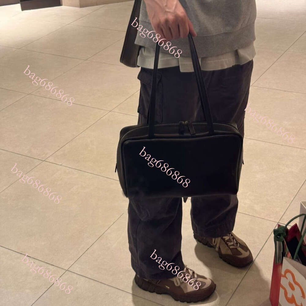 Designer Bag Tote Bag Shoulder Bag New Astra Bowling Sheepskin Shoulder Commuter Handbag Underarm Bag Boston