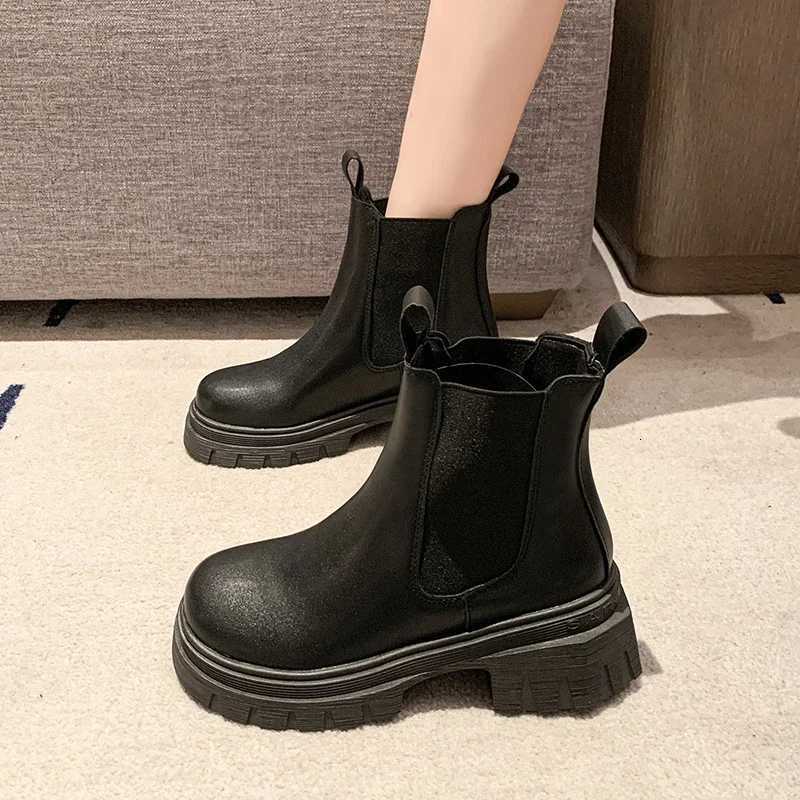 Autumn and Winter New Round Toe Low Heel Womens Boots Chelsea Motorcycle Boots Solid Color Breathable Casual Womens Boots W251024