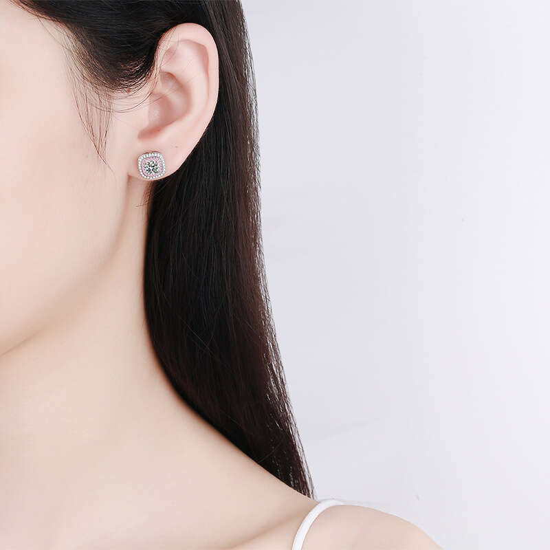 DHCollections-- XDY Sier Square Micro Pave Edge Stud Moissanite Earrings Light Style