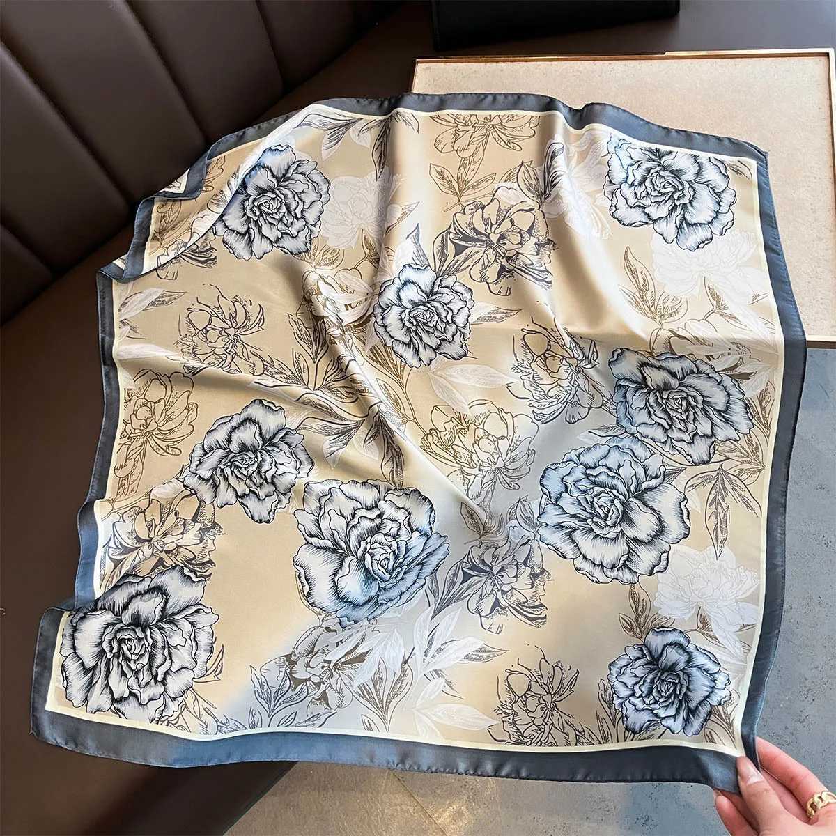 7070cm ral Print Square Scarfs for Wen Silk Neck Ties Summer Hijab Scarves Foard Bandana Fem Neckerchief Y251024