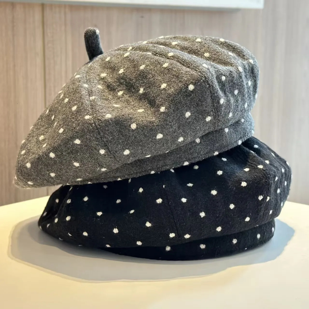 Polka Dot Berets for Women Show Face Small Spring and Autumn Travel Casual Versatile Elegant Literary Painter Hats 251023