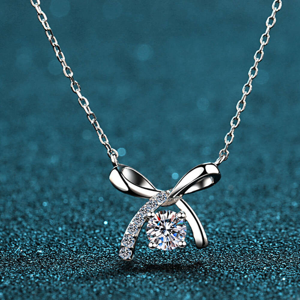 DHCollections-- 2020 New Model S Pure Sier Four-Prong Women's 50 Moissanite Bow Necklace Simulated Dia Collarbone Chain