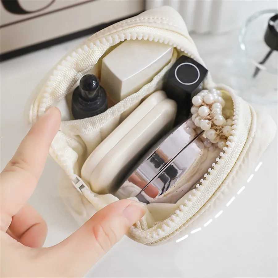 Cute Small Cosmetic Lipstick Tampon Data Cable Travel Portable Storage Bag Women Purse Handbags Pouch In Make Up Bags OrganizerT251024
