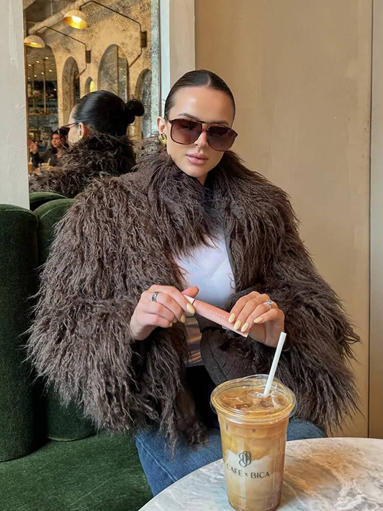 Brown Fluffy Faux Fur Thicken Jacket Elegant Female O Neck Long Sleeves Short Coats Autumn Winter Lady High Street Outerwear dongdumaoyi