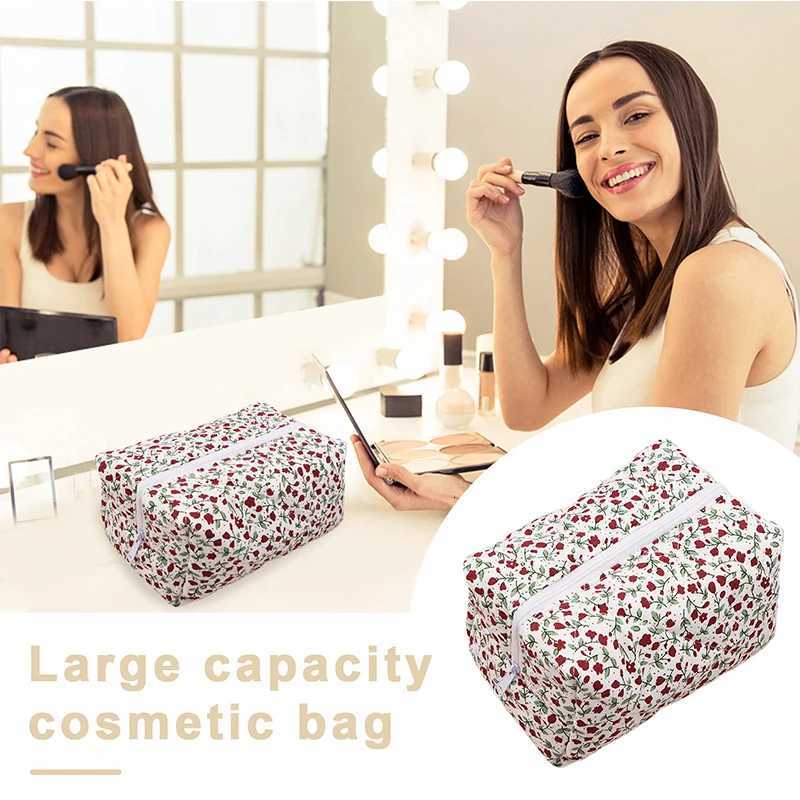 New Style Small Fresh Floral Cosmetic Bag Zipper Skin Care Product Storage Multifunctional Portable Large Capacity Toiletry BagT251024