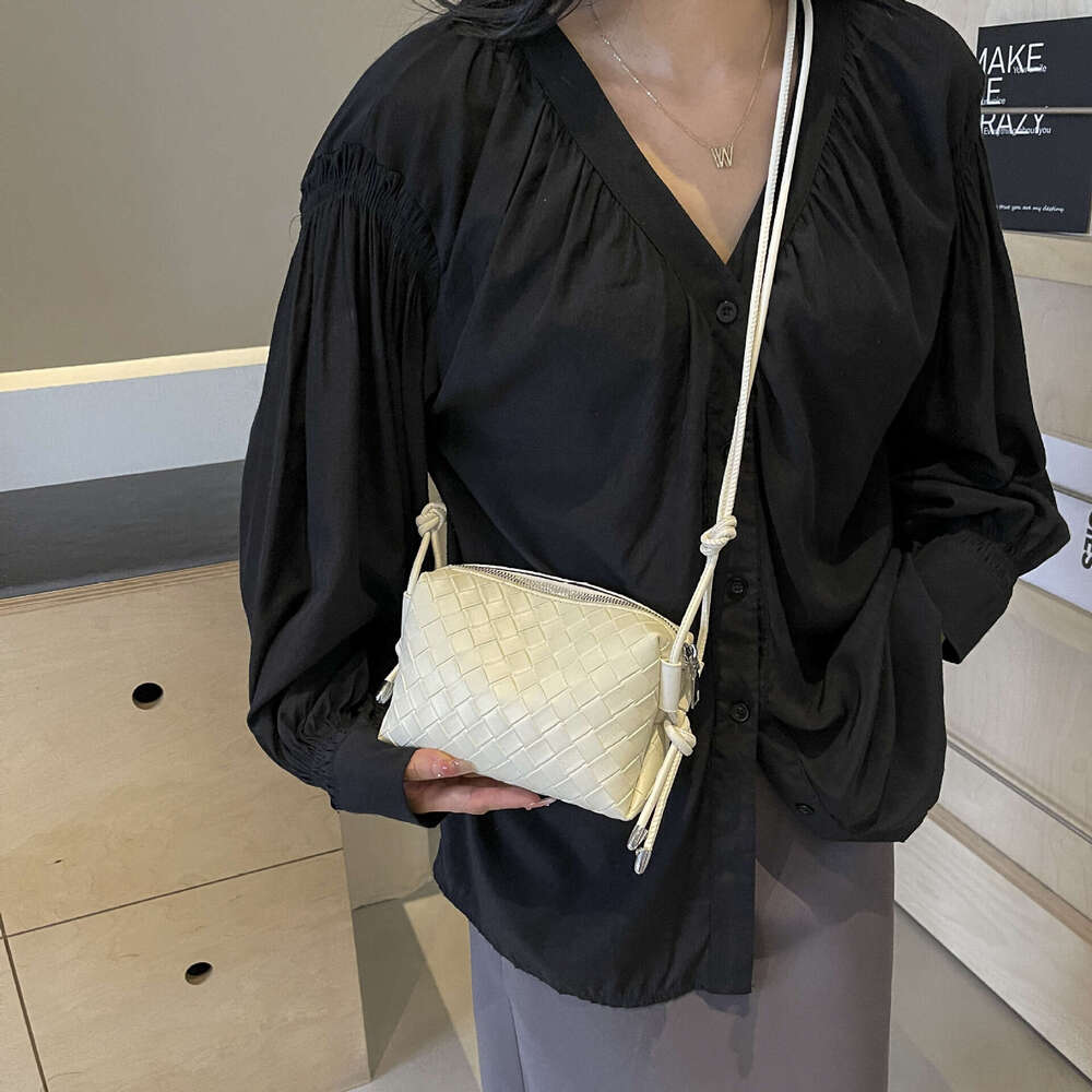 Designer Bags Niche Woven Bag For Women New Trend Versatile Crossbody Bag Soft Surface Quilted Shoulder Underarm Bag