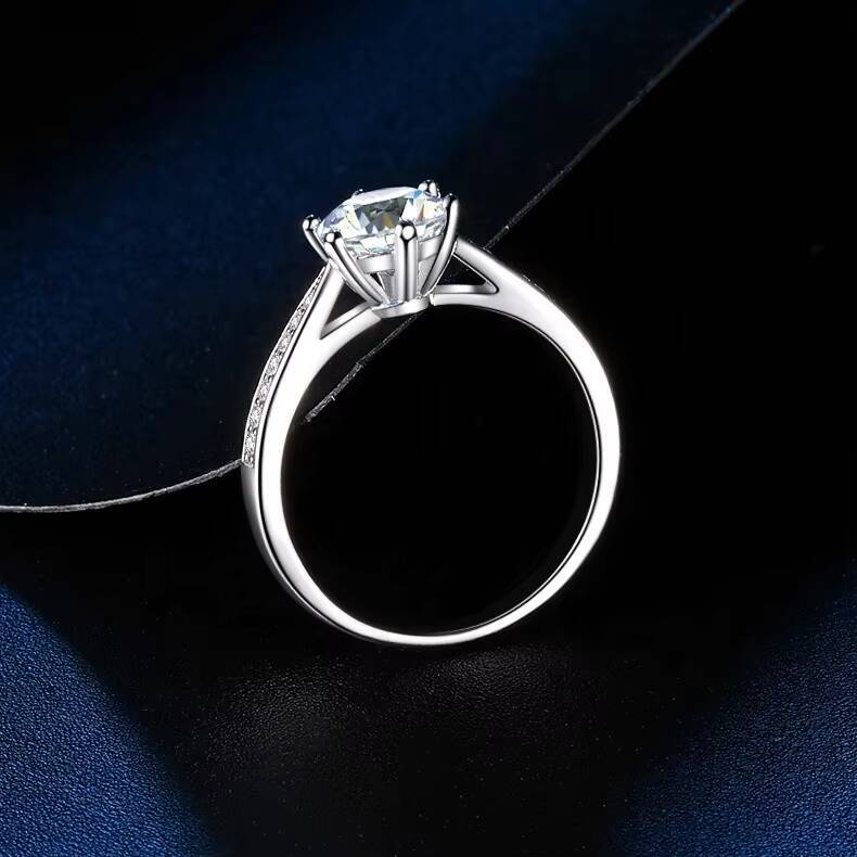 2021 New Arrivals Luxury Diamond Rings Moissanite Ring Women Wedding Rings