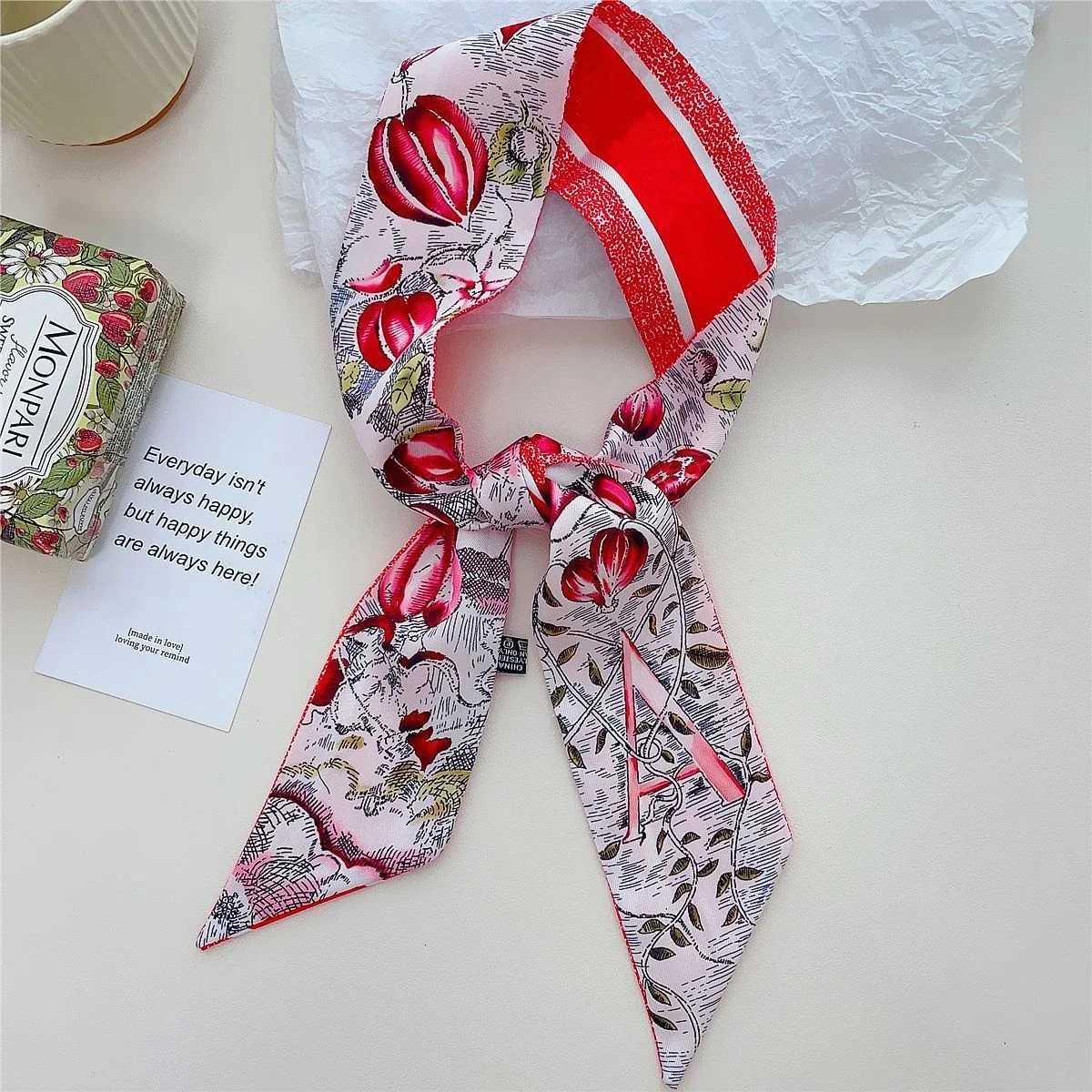 26 Letter Printed b00x6cm Fashion Small Silk Scarf For Wen New Design Brand Scarves Wens Bags Hair Tie Accories Y251024