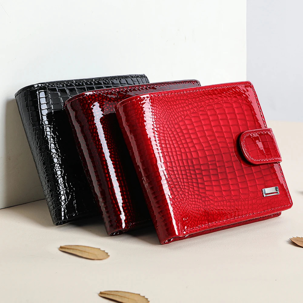 WESTAL Leather Wallet Short Fashion Large Capacity Patent MultiFunctional TwoFold Womens 251014
