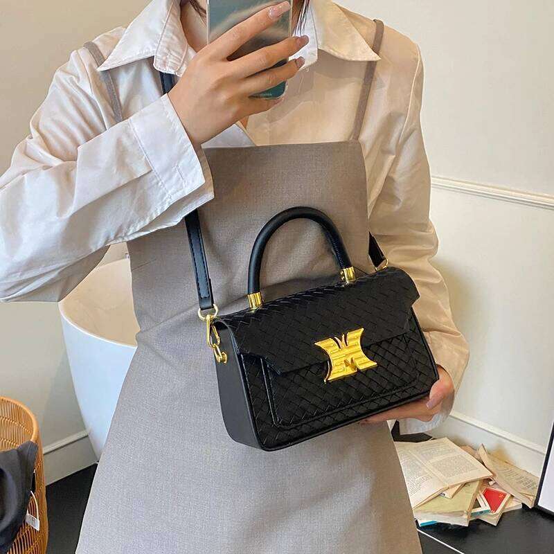 Designer bag Exclusive Vintage Messenger Bag For Women With Simple Style Large Capacity Casual Use And Designer Paris Touch