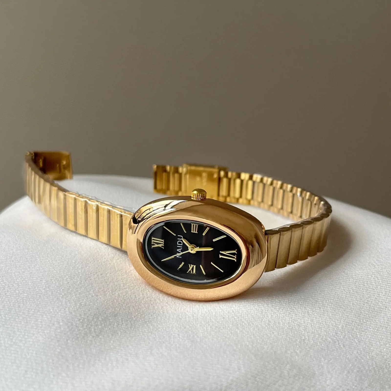 Women Watch Vintage Oval Dial Gold Watch Roman Numerals Steel Strap Ladies Girl Gift Wristwatch Clock Relojes 251021