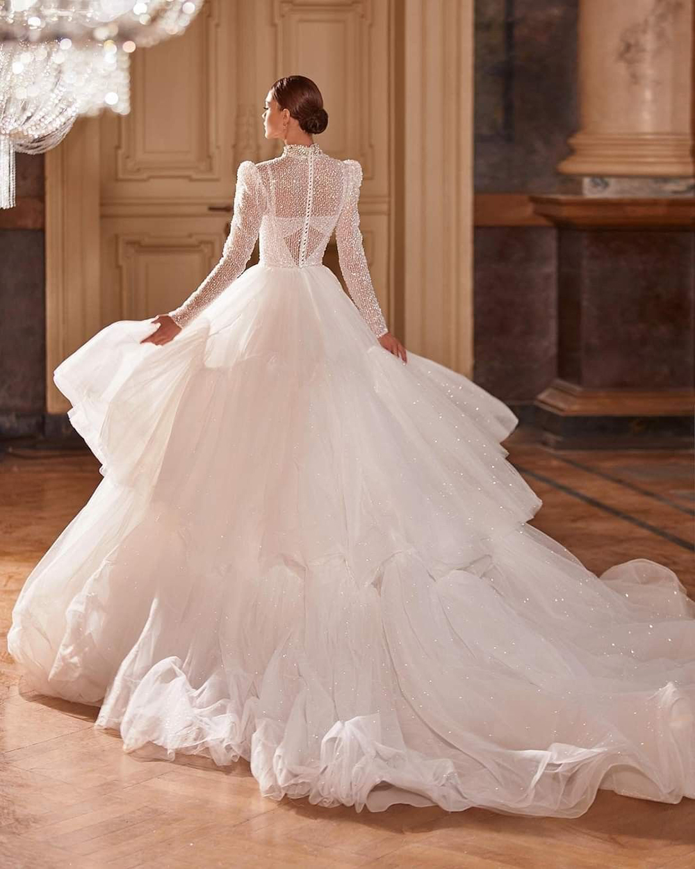 Elegant A Line Women Wedding Dress High Collar Long Sleeves Bridal Gowns Sequins Tulle Sweep Train Dress Customized vestidos de novia