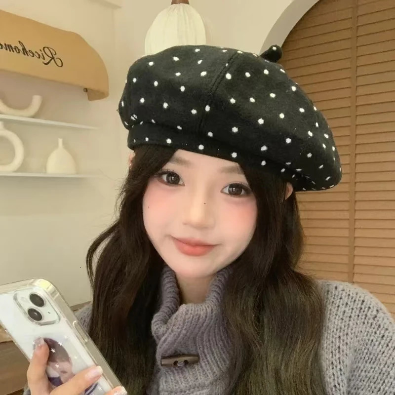 Polka Dot Berets for Women Show Face Small Spring and Autumn Travel Casual Versatile Elegant Literary Painter Hats 251023