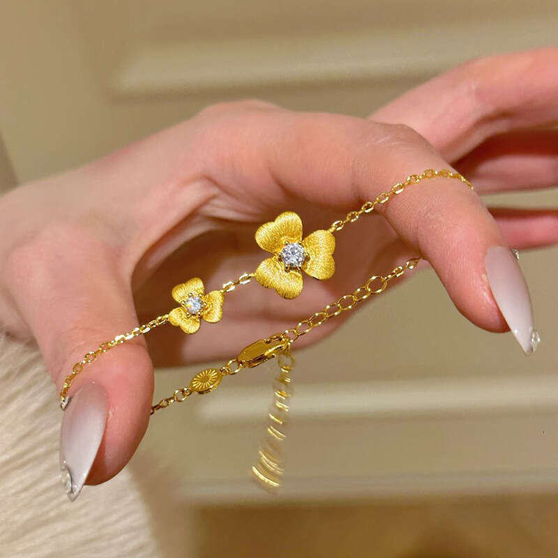 Brushed Clover Bracelet 2025 New Micro Pave Sparkling Dia Small Gold Flower Jewelry
