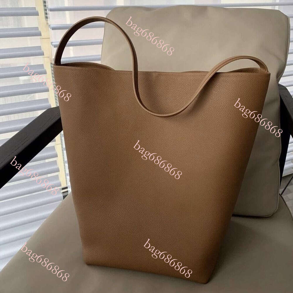 Designer Bag Tote Bag Shoulder Bag Top Layer Cowhide Summer Niche High End Large Capacity Commuter Tote Women S Single Shoulder Bucket Bag