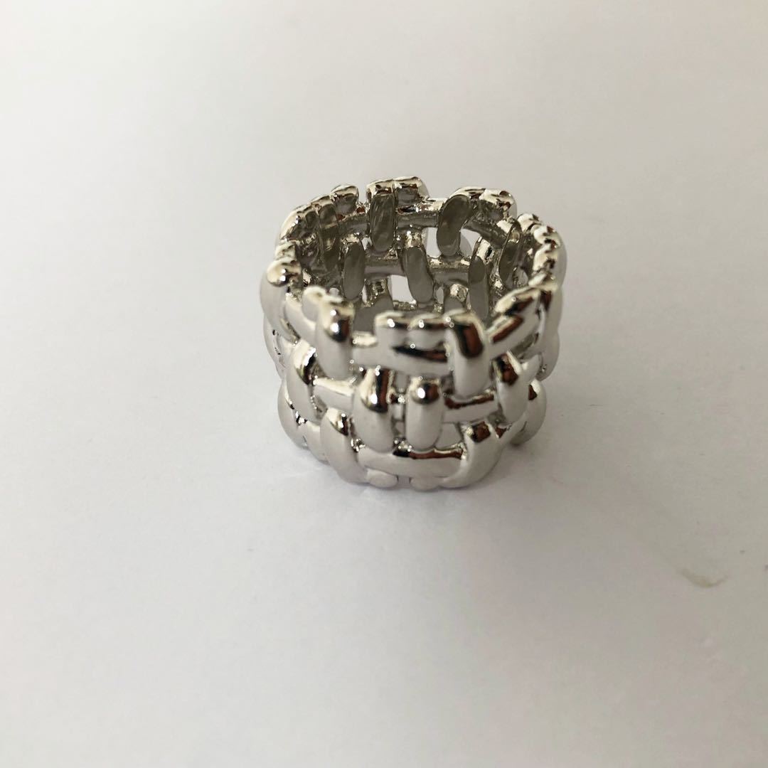 Designer ring Elegant unique personalized geometric metal woven ring design simple and fashionable ring free shipping Valentine's Day gift with b