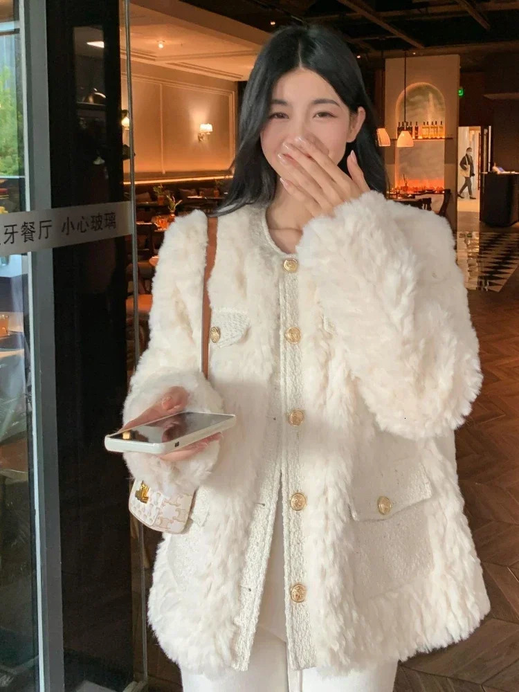 Korean Style Lamb Wool Jackets Women Autumn Winter Thick Warm Faux Fur Patchwork Coats Ladies White Long Sleeve Plush Outwear 251021