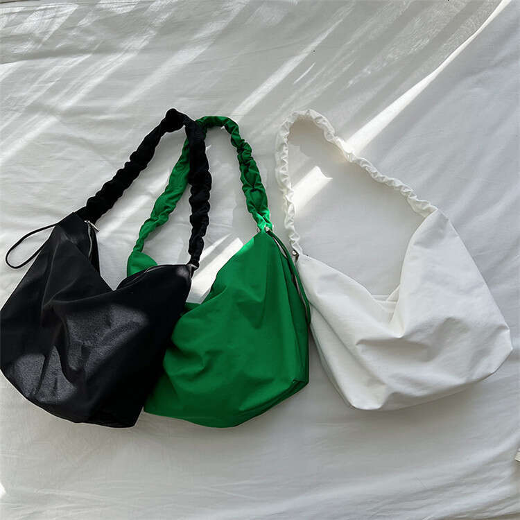 Spring Summer New Dumpling Women's Simple Shoulder Crossbody Large Capacity Casual Pleated Nylon Tote Bag Women B5