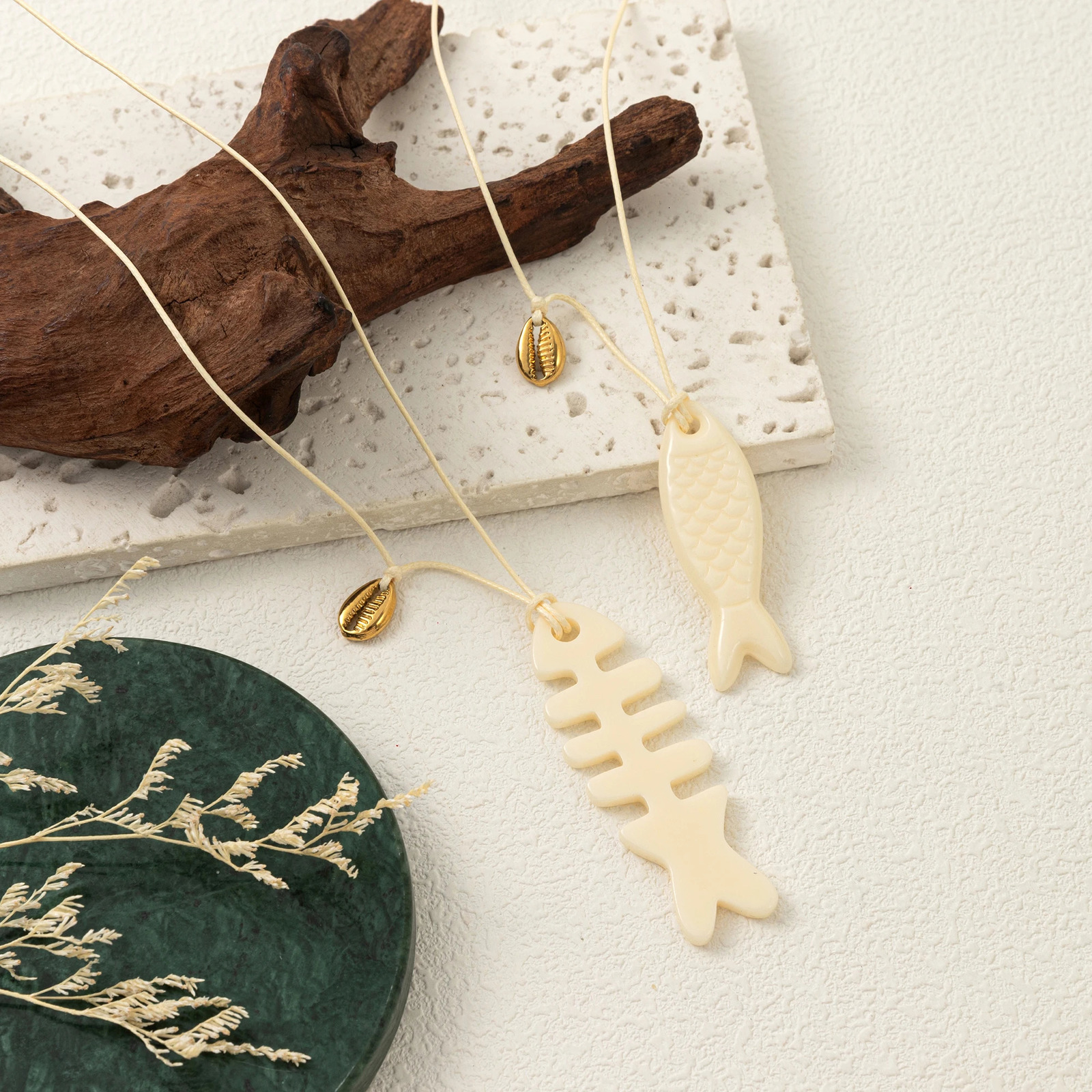 Fresh white minimalist alien fish on the beach fish bone pendant DIY necklace as a gift for women 251016