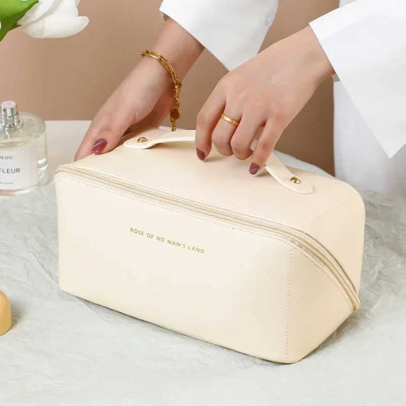 Large Capacity Cosmetic Bag Cosmetic Storage Bag PU Leather Portable Travel Toiletry Bag Women Cosmetic Bag Toiletries OrganizerT251024