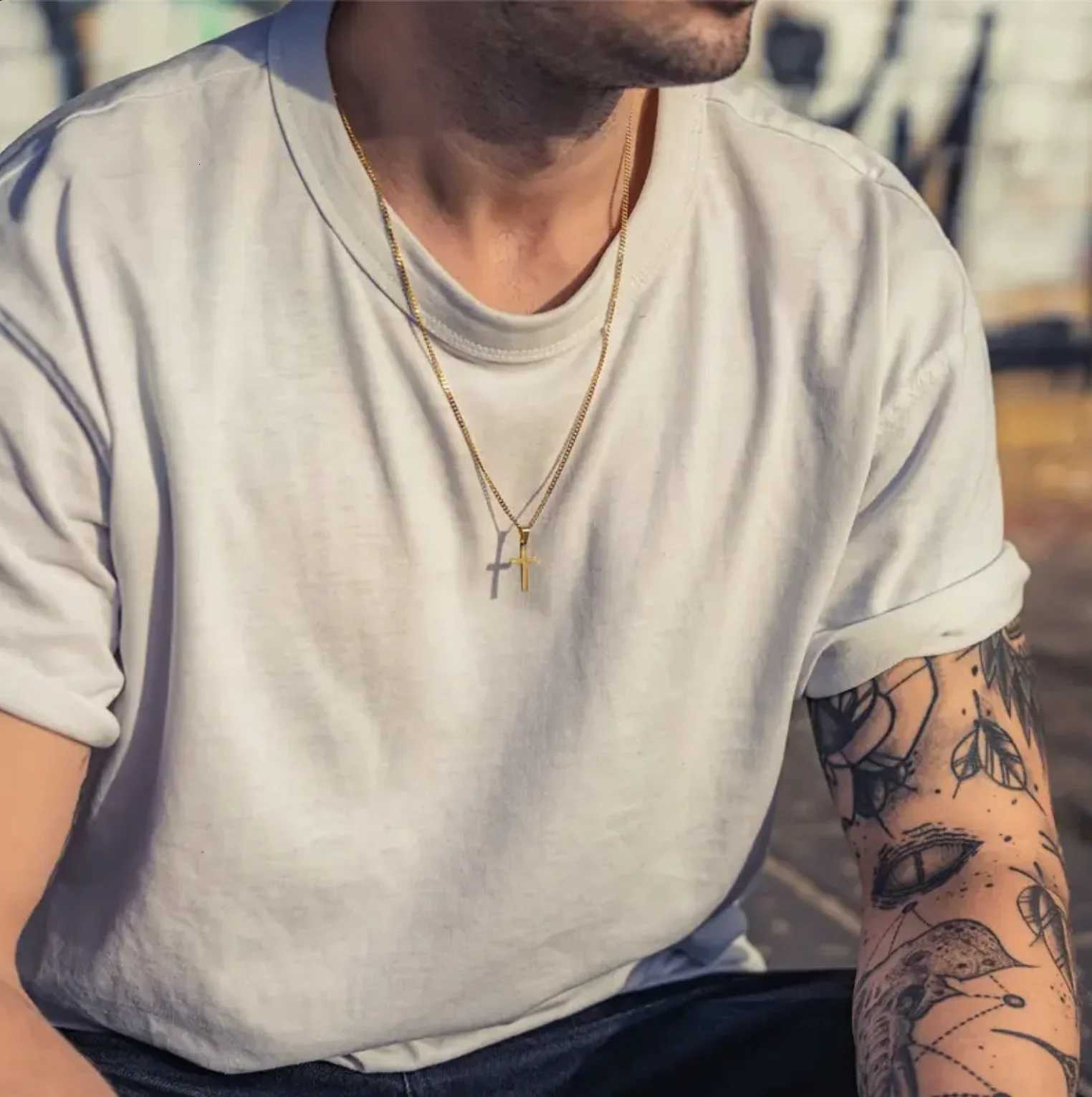 Tren Unisex Cross Pendant Necklace Gold Plated Cuban Chain Stainl Steel Niche Design Jewelry for Streetwear MemorableXJ251024