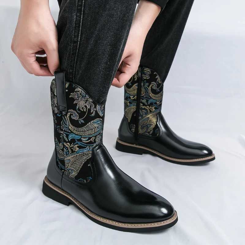 New Retro Embroidered Fashionable Leather Walking Boot For Autumn Winter Comfortable AntiSlip And WearResistant HighTop Boots W251024