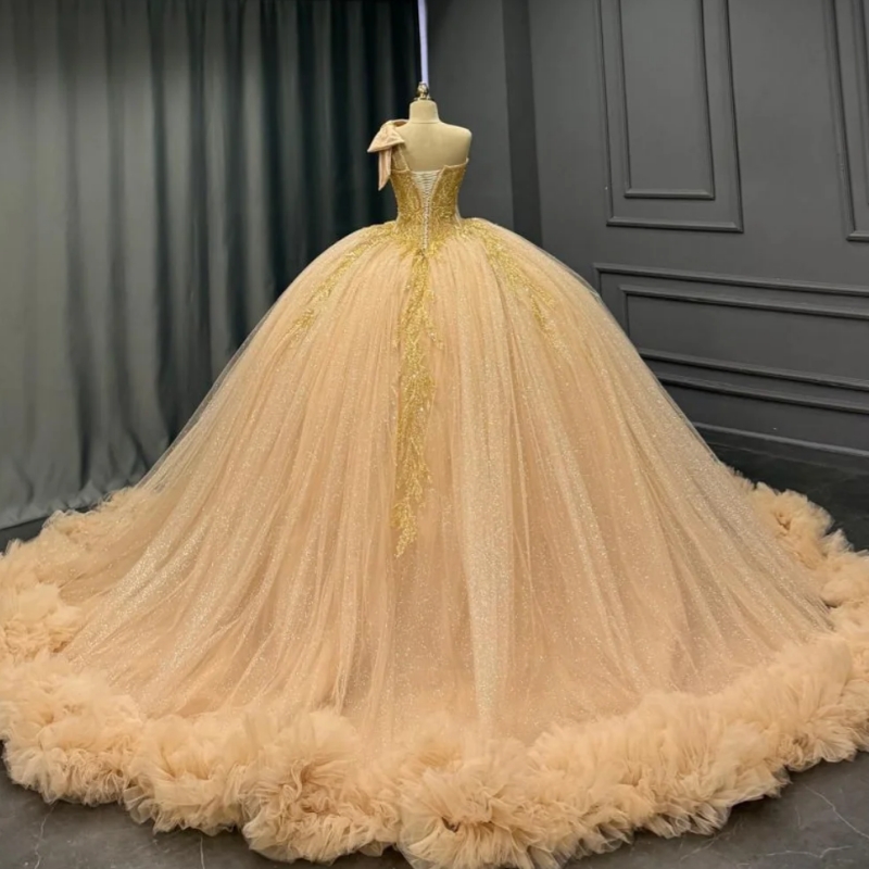 Champagne Shiny Quinceanera Dresses Ball Gown Off The Shoulder Gold Applique Beading Crystal Corset Tiered Tull Party Birthday Sweet 16 Dress Vestidos