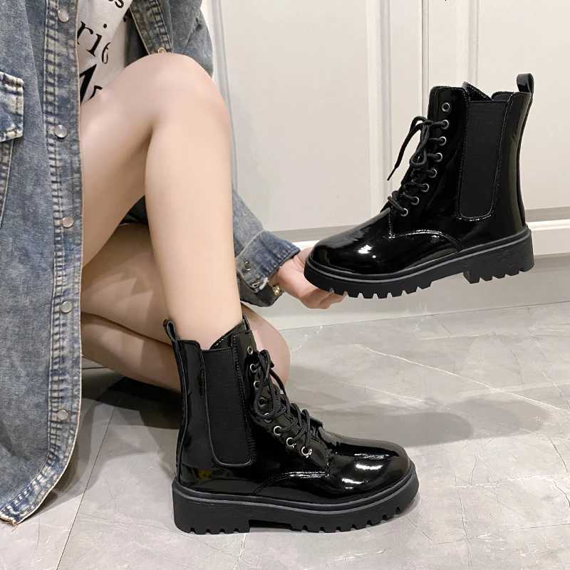 Women 2024 Autumn New Tooling Boots Lady Anti Slip Waterproof Lace Up Short Boots Students Casual Thick Heel Knight Boots W251024
