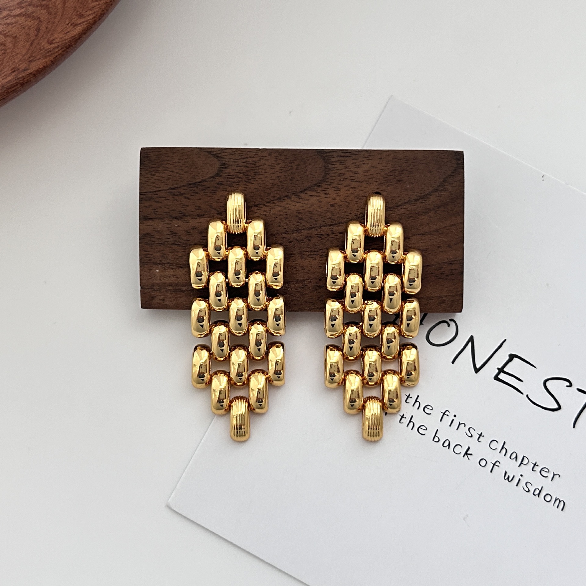 Gold earrings Elegant and minimalist earrings with diamond shaped square weaving and advanced geometric Designer earrings for women free shipping