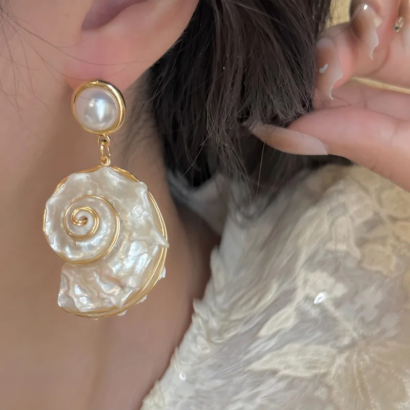 HangZhi Shell Conch Crab Asymmetric Drop Earring Summer Beach Vacation Vintage INS Vacay Vibes Personalized Jewelry 251016