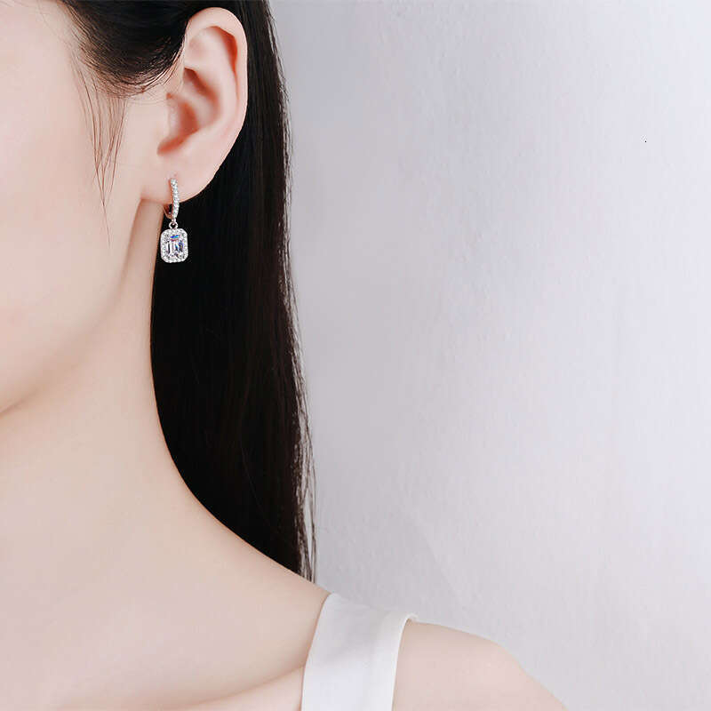 DHCollections-- Sterling Sier Earrings for Women Moissanite Ear Studs Emerald Radiant Cut Jewelry Plated PT950 Gold