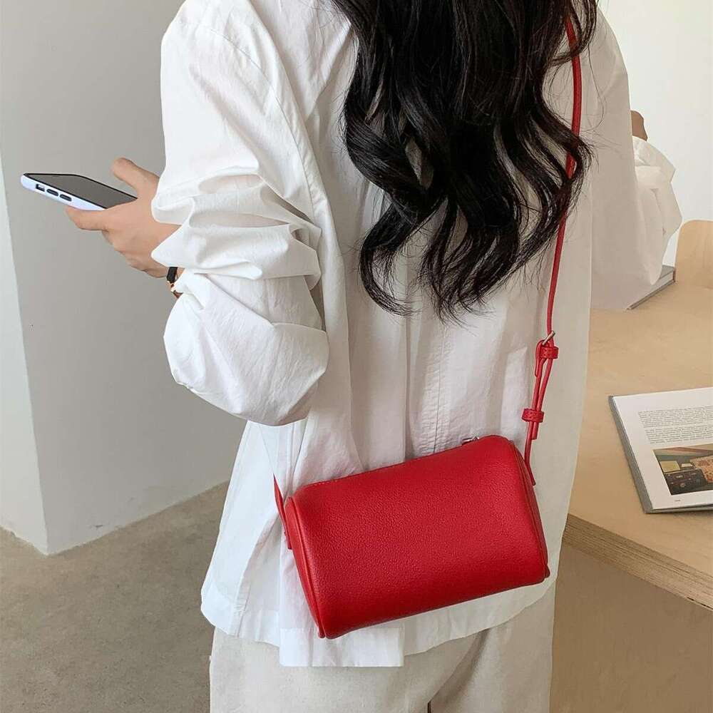 Korean Style New Crossbody For Women, Niche High-End Simple Shoulder Phone Bag, Versatile Horizontal Handbag Small Square Bag B5