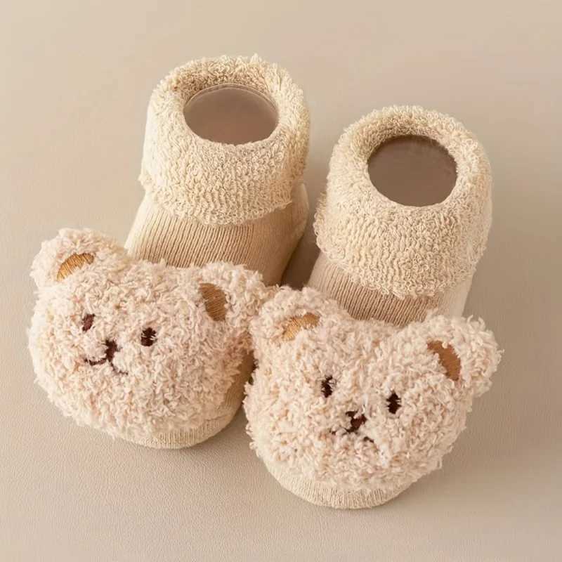 1 pairs of winter newborn nonslip floor socks Cute bear pattern childrens toddler socks Cozy plush indoor nonslip socks J251024