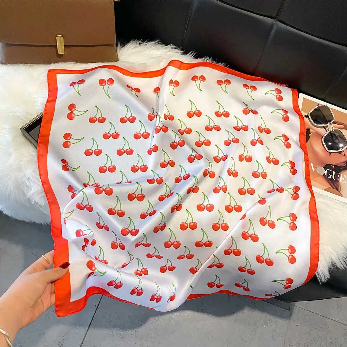 Luxury Print Satin Silk Square Scarf for Wen Shl Hijab Neckerchief Fem ry Hair Ribbon band Fashion Wr Bandana Y251024