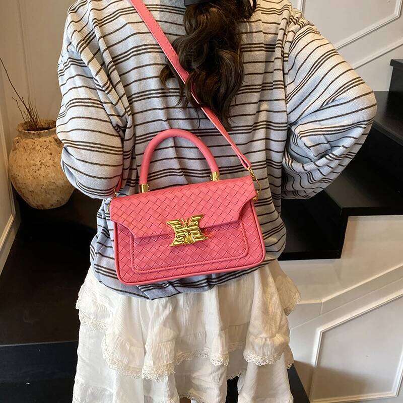 Designer bag Exclusive Vintage Messenger Bag For Women With Simple Style Large Capacity Casual Use And Designer Paris Touch
