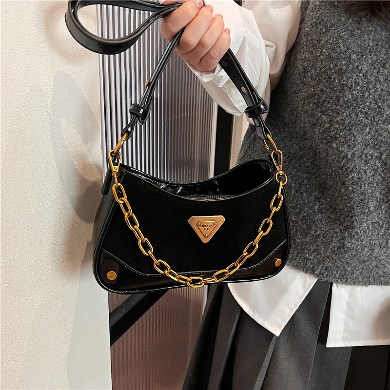 Designer 2025 new retro versatile soft tote casual and fashionable cross body bag for women black red brown