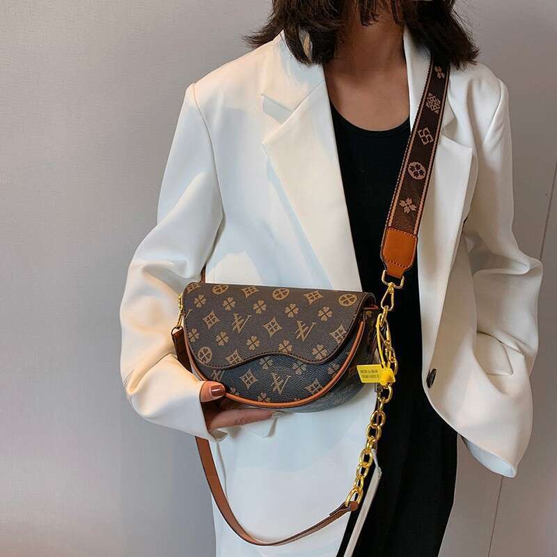 2025 New Trendy Versatile Half-Moon Casual Niche Women's Light Luxury High-Quality Texture Saddle Bag for Women