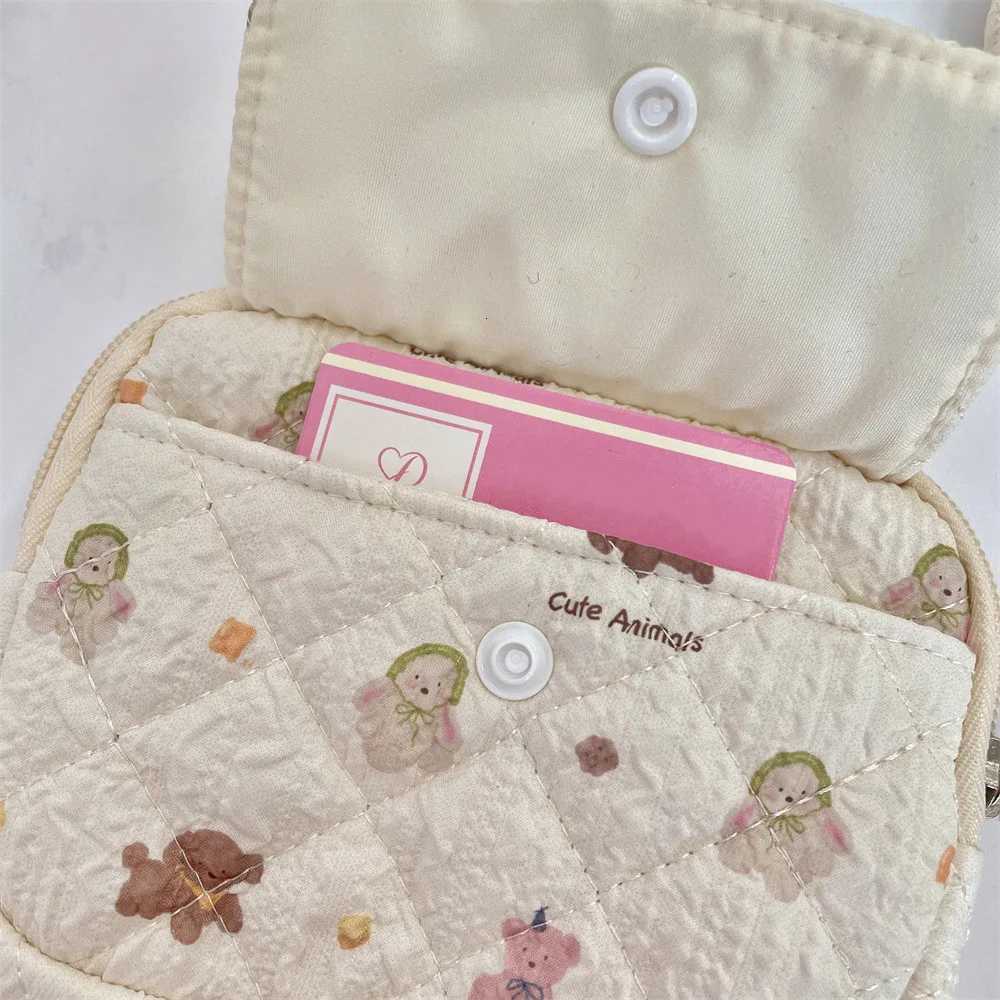 Cute Cartoon Small Travel Cosmetic Lipstick Earphone Card Portable Storage Bag Purse Women Gift Pouch In Make up Bags OrganizerT251024