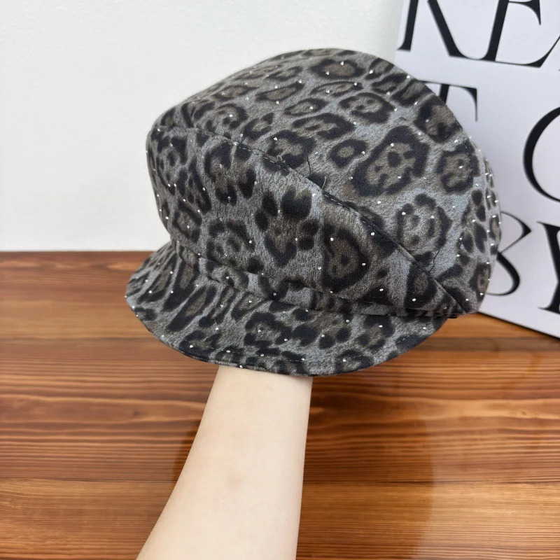 American Retro Leopard Print Rhinestone Personalized Berets Womens Spring and Autumn Trend Y2k Shortbrimmed sboy Caps 251023