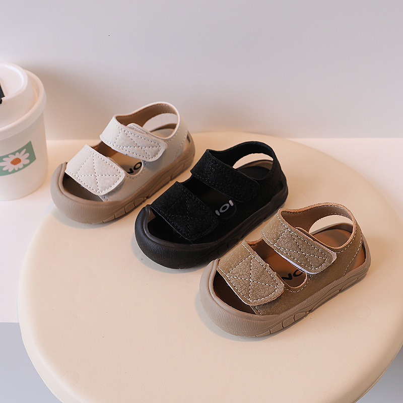 Simple glowing shoes, girls' baby sandals, walking shoes, fashionable trendy shoes, baby soft soled beach shoes, casual children's shoes for