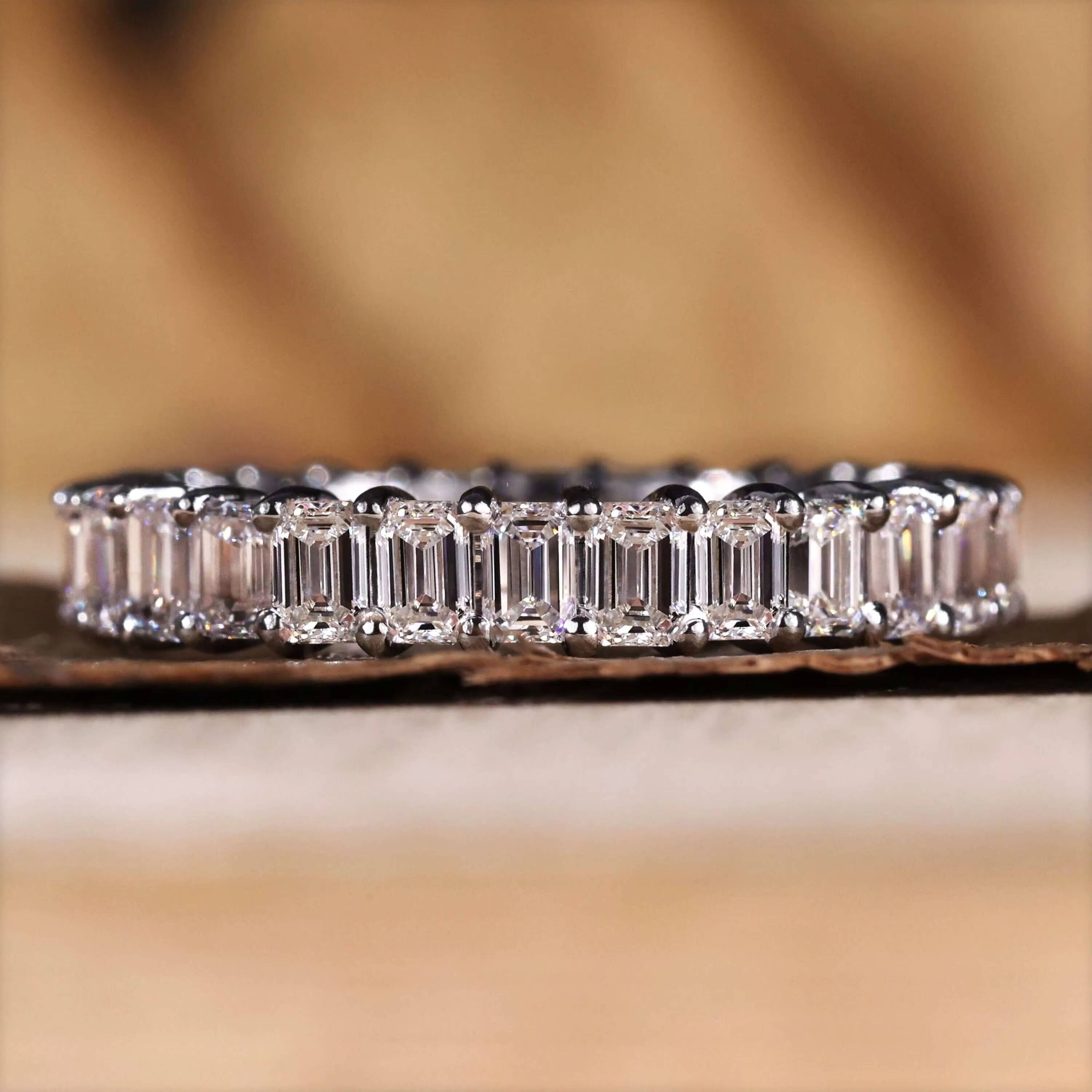 Gia Igi Certified Cvd HPHT Lab Grown Created Diamond 14k 18k Solid Gold Eternity Wedding Band Ring Diamond Emerald Cut