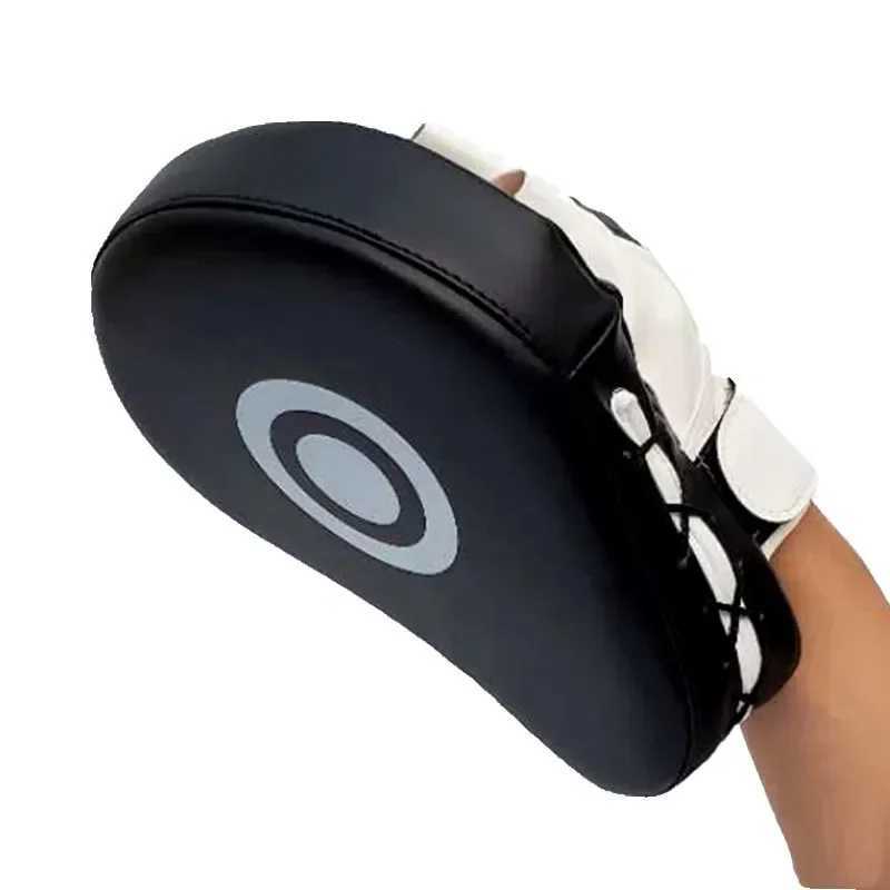 12Pcs Curved Boxing Bag Boxing Equipment Focus Punching Bags For Taekwondo Muay Thai Karate Adults Kids PU Training Paws Pads Y251023