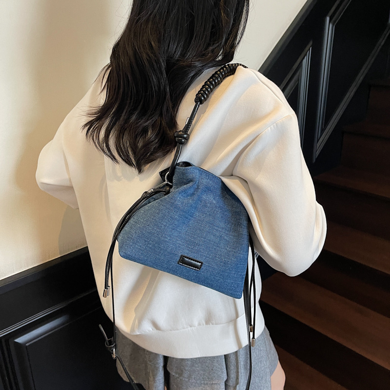 Luxury Brand Designer Bag Denim Handbag For Women 2025 New Niche Super Popular Shoulder Bag Crossbody Bucket Bag Phone Bag